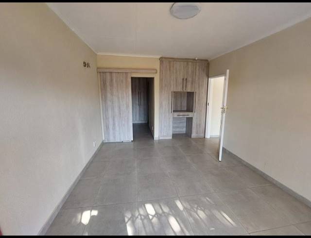 7 BEDROOM HOUSE FOR SALE IN DALPARK EXT 1